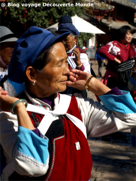 naxi costumes traditionnels