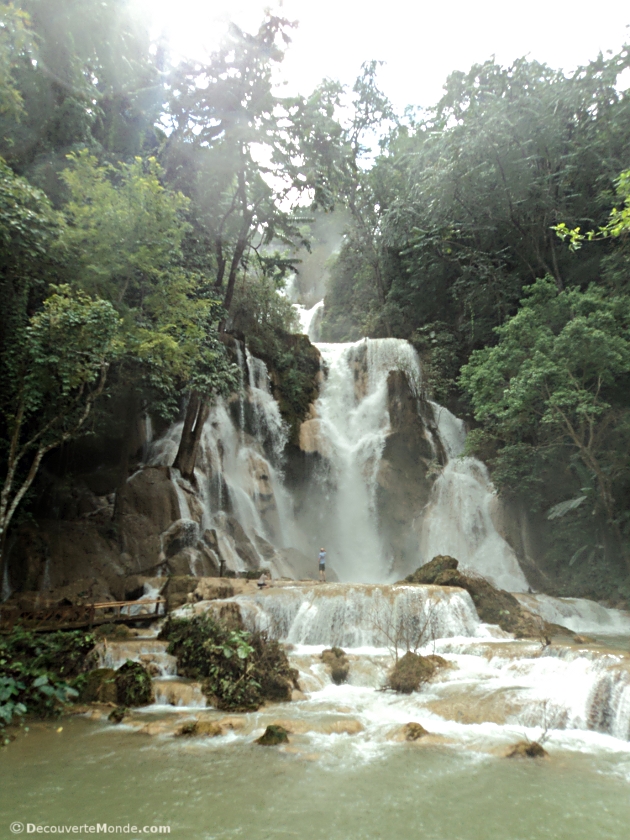 kuang si waterfall laos