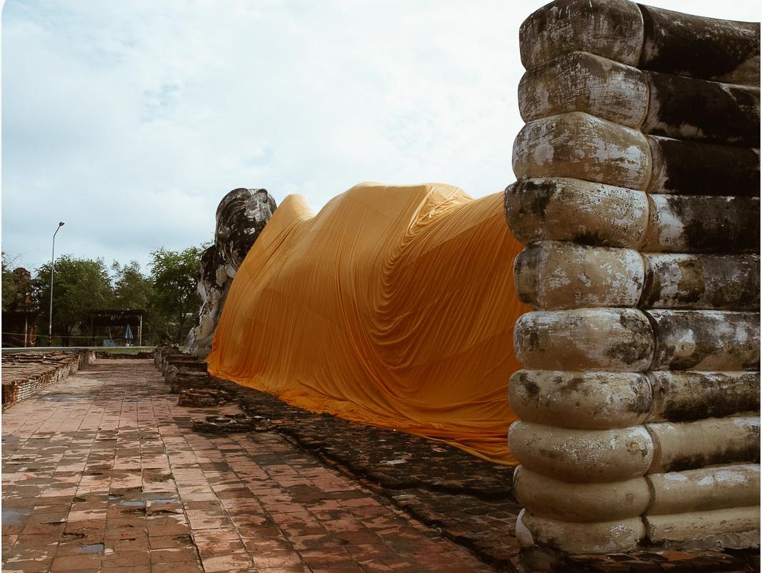 Le Wat Lokaya Sutharam, un temple à visiter à Ayutthaya en Thaïlande. Photo tirée de mon article Ayutthaya en Thaïlande : 6 principaux temples d'Ayutthaya à voir et visiter. #ayutthaya #unesco #thailande #asie #asiedusudest #voyage #ruine #bouddhisme