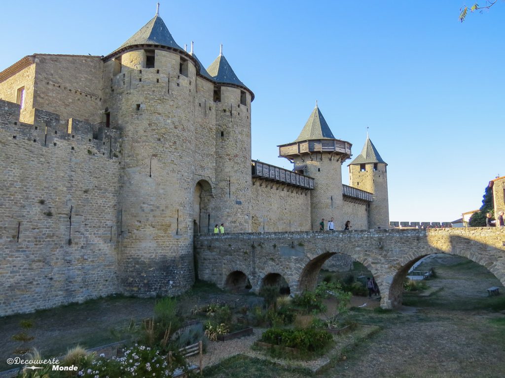 Le château de Comtal à Carcassonne en France. Photo tirée de mon article Châteaux de France : Mes découvertes au fil de mes voyages. #france #europe #voyage #chateau #carcassonne