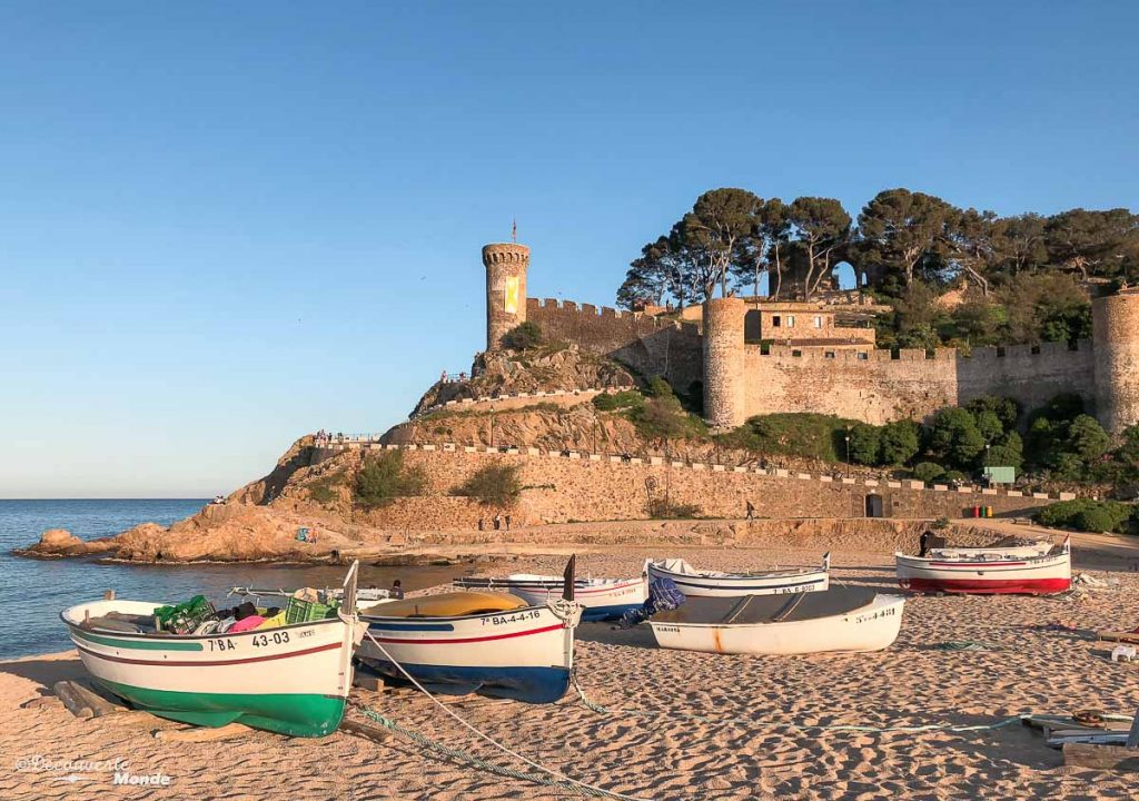 Le village de Tossa de Mar sur la Costa Brava dans mon article Visiter la Catalogne en Espagne : Que voir et que faire en 8 lieux à visiter #espagne #catalogne #europe #barcelone #voyage #costabrava #tossademar