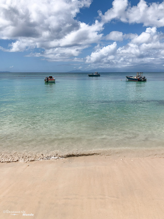 La plage d'Anse Canot sur Marie-Galante dans mon article Que faire en Guadeloupe et visiter : Idées d'activités à petit budget #guadeloupe #antilles #caraibes #ile #voyage #mariegalante #plage #mer