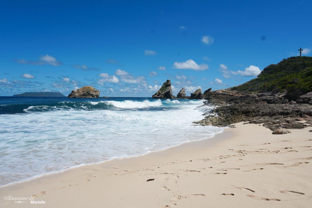 La plage de la Pointe aux Châteaux sur Grande-Terre dans mon article Que faire en Guadeloupe et visiter : Idées d'activités à petit budget #guadeloupe #antilles #caraibes #ile #voyage #grandeterre #ocean #plage #nature