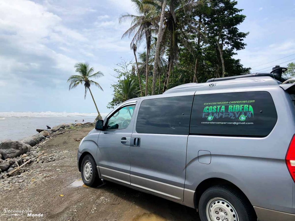 Arrêt photo côte Caraïbes du Costa Rica dans mon article Campervan au Costa Rica : Mes conseils pour un road trip au Costa Rica #costarica #voyage #campervan #van #vanlife #roadtrip