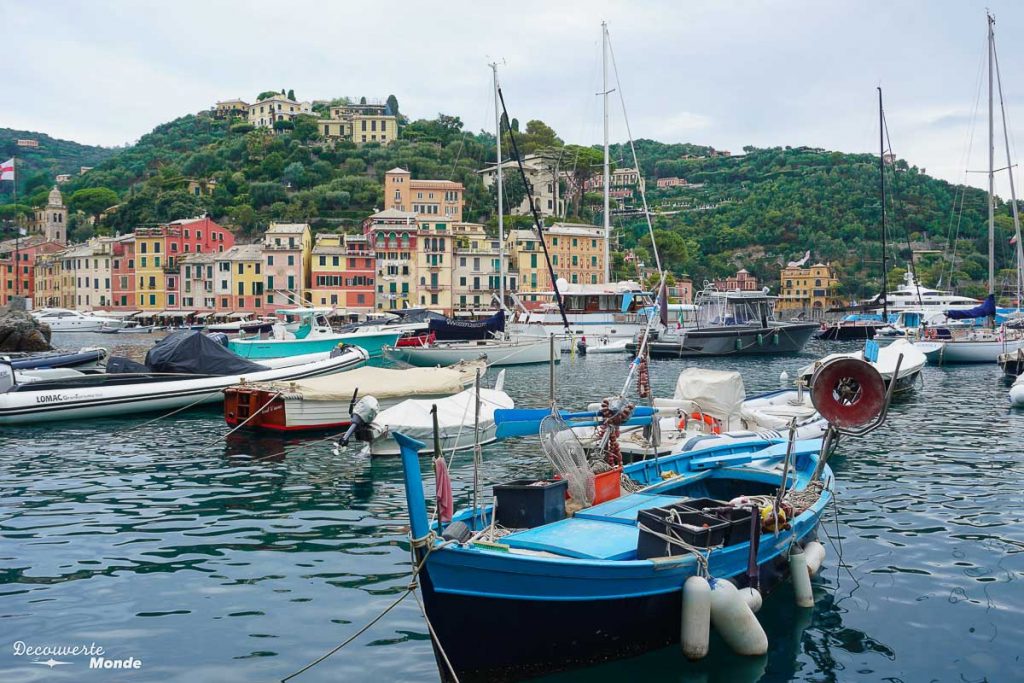 Port de Portofino en Italie dans mon article Cinque Terre en randonnée : Mon 5 jours de trek aux Cinque Terre #cinqueterre #italie #ligurie #alliberttrekking #randonnee #trek #parcnational #portofino