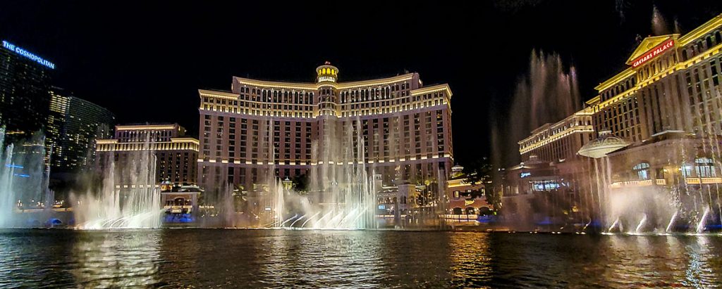 Spectacle de fontaines au Bellagio à Las Vegas dans mon article Que faire à Las Vegas : Mes incontournables pour visiter un week-end #lasvegas #usa #etatsunis #voyage #amerique #strip #vegas #nevada