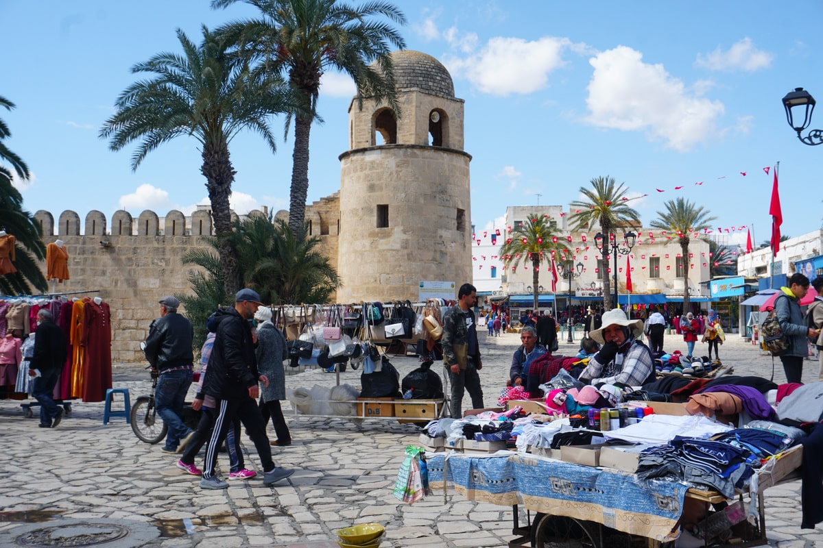 La Grande Mosquée de Sousse en Tunisie dans mon article Où aller en Tunisie et quoi faire : mon itinéraire de voyage en 12 lieux à visiter en Tunisie | quoi faire en Tunisie | où aller en Tunisie | voyage en Tunisie | visiter la Tunisie | itinéraire en Tunisie #tunisie #maghreb #afriquedunord #voyage #sousse