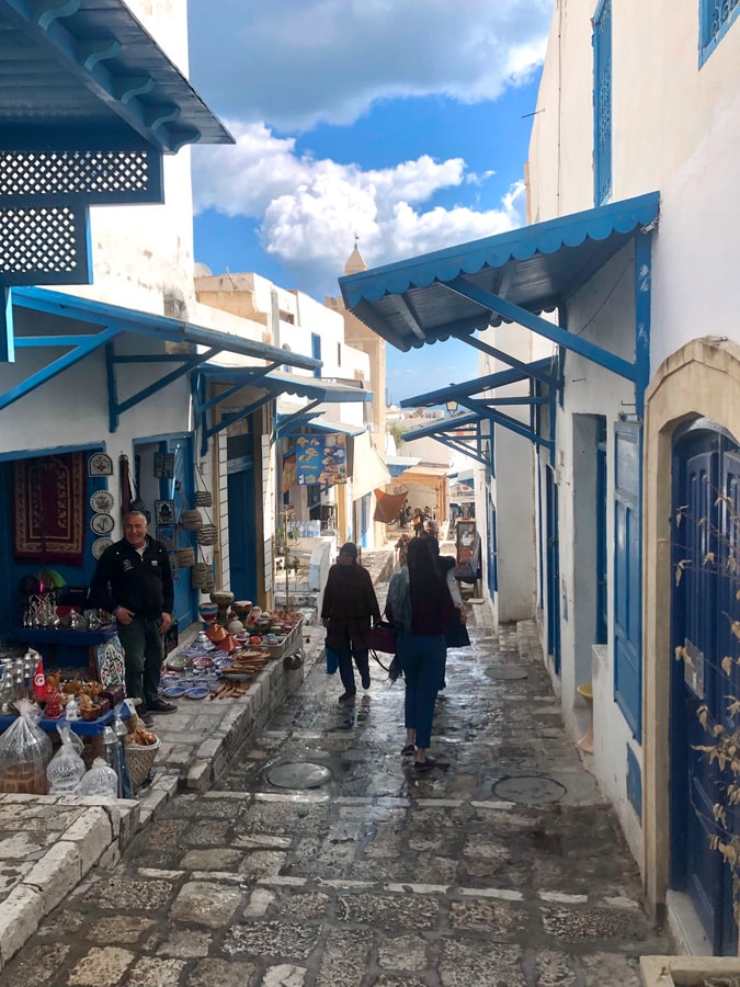 Médina de Sousse en Tunisie dans mon article Où aller en Tunisie et quoi faire : mon itinéraire de voyage en 12 lieux à visiter en Tunisie | quoi faire en Tunisie | où aller en Tunisie | voyage en Tunisie | visiter la Tunisie | itinéraire en Tunisie #tunisie #maghreb #afriquedunord #voyage #sousse