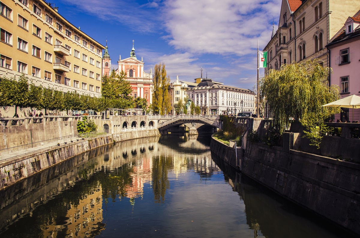 Ljubljana, en Slovénie, ville d'Europe à visiter dans notre article 15 villes d'Europe à visiter absolument | villes europe | villes europe à visiter | plus belles villes d'Europe | europe #europe #ville #voyage